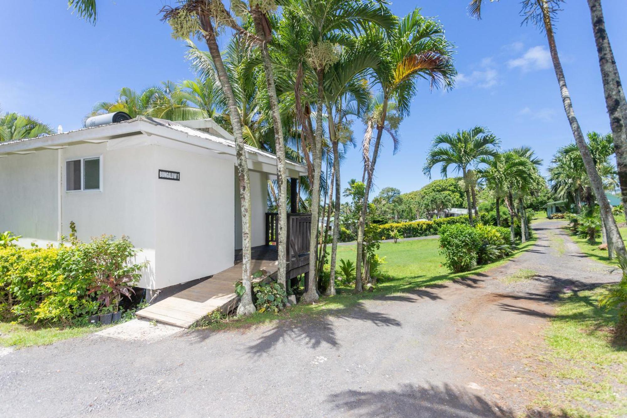 Muri Lagoon View Bungalows - Hillside Bungalow ラロトンガ島 エクステリア 写真